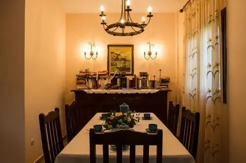 Garnelis House