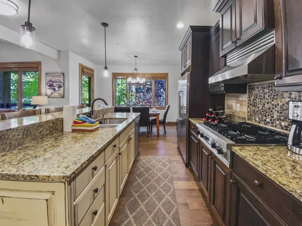 Jordanelle Mountain Paradise 1271 4 Bedroom Townhouse by RedAwning