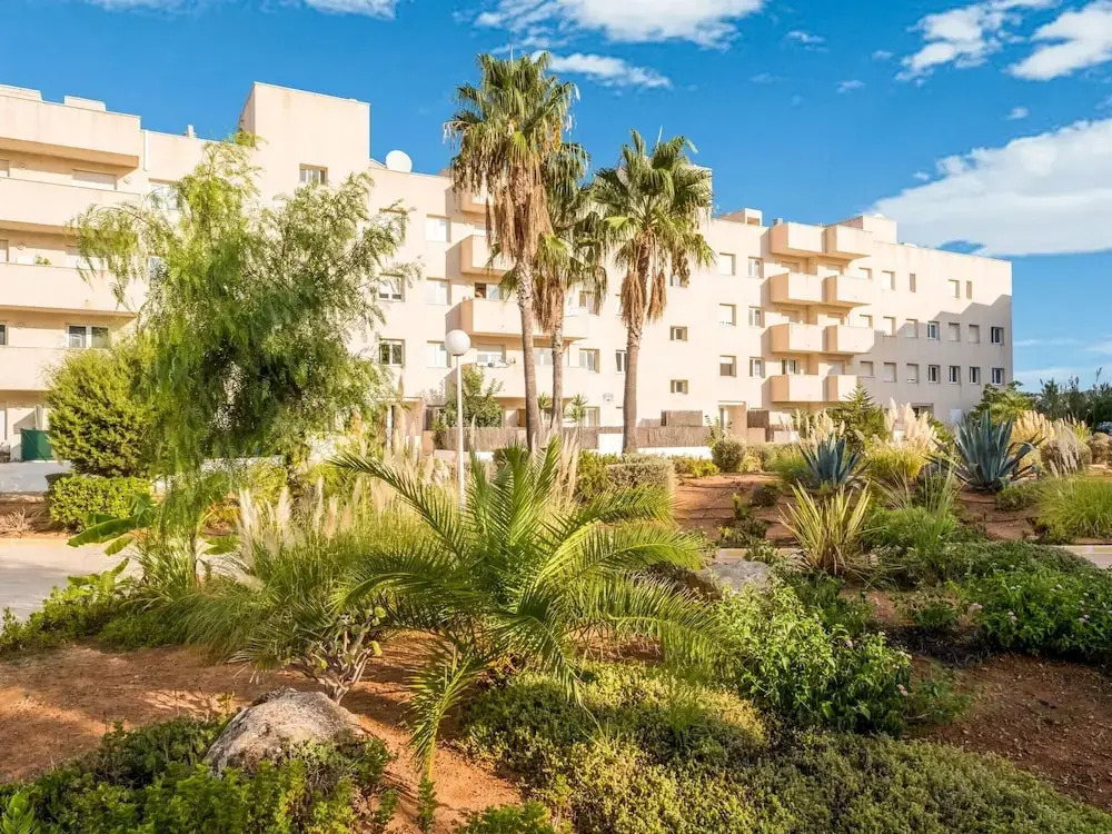 Pretty Holiday Home in Sant Josep de Sa Talaia near Sea