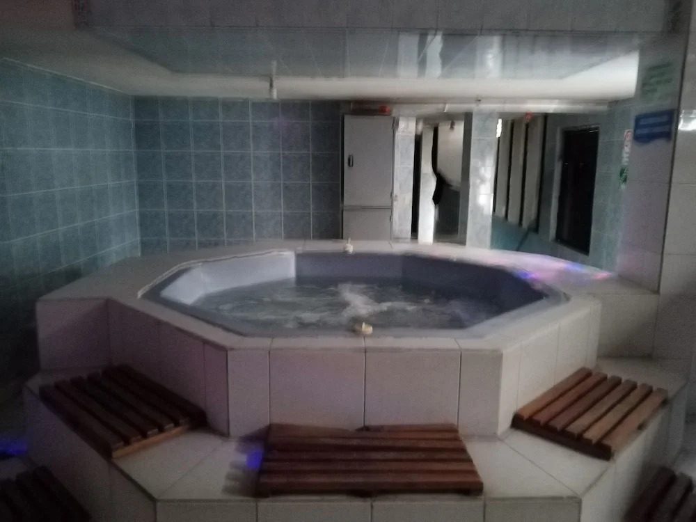 Water Palace Hostal