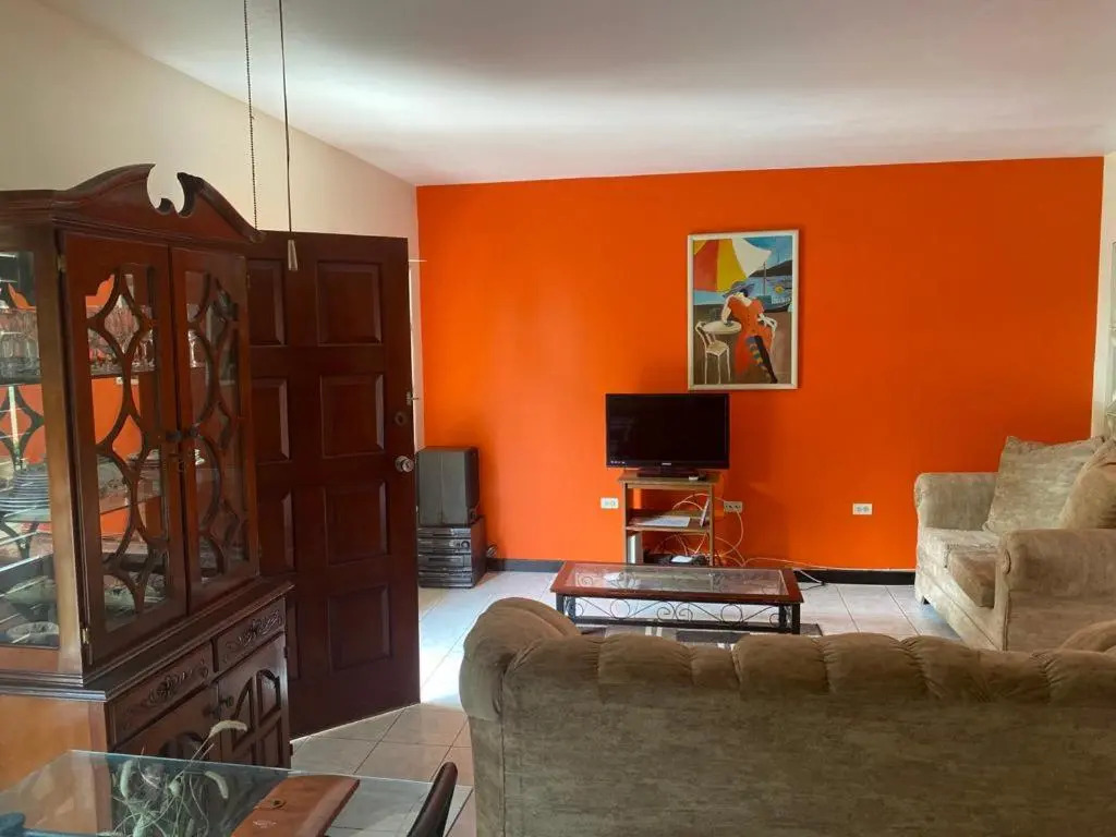 Finest Accommodation Renfrew Place 1 Bedroom Apt # 42 New Kgn 4--12 Renfrew Rd