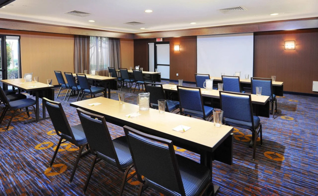 Courtyard by Marriott Dallas Plano in Legacy Park