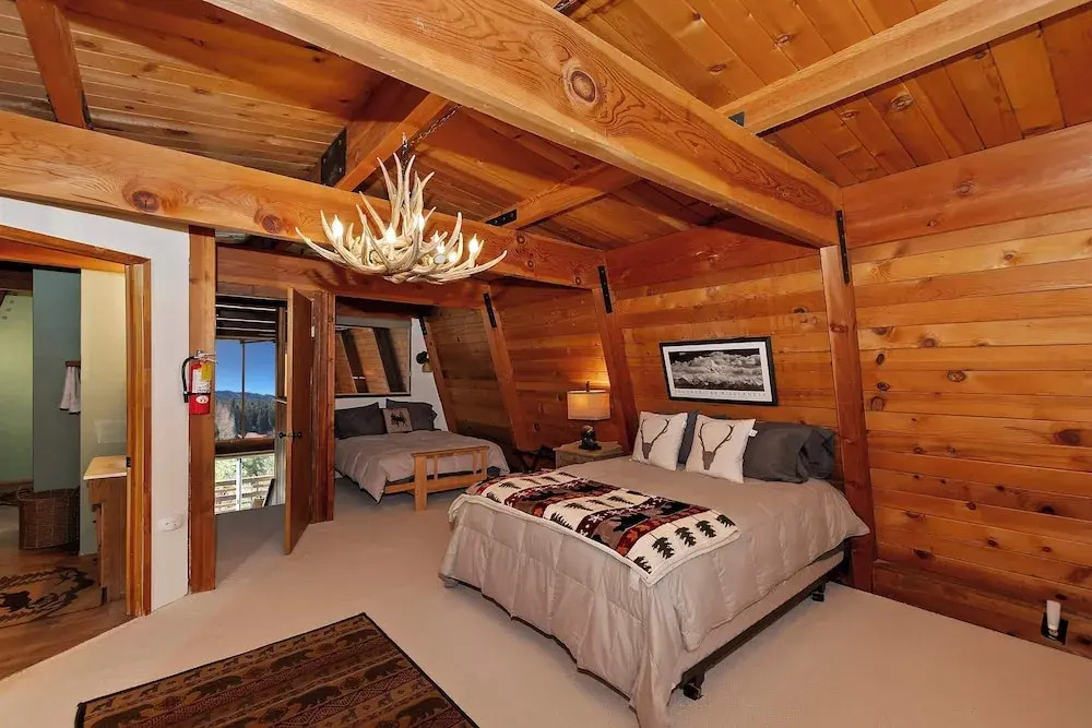 Yosemite Pines Cabin - Sleeps 6