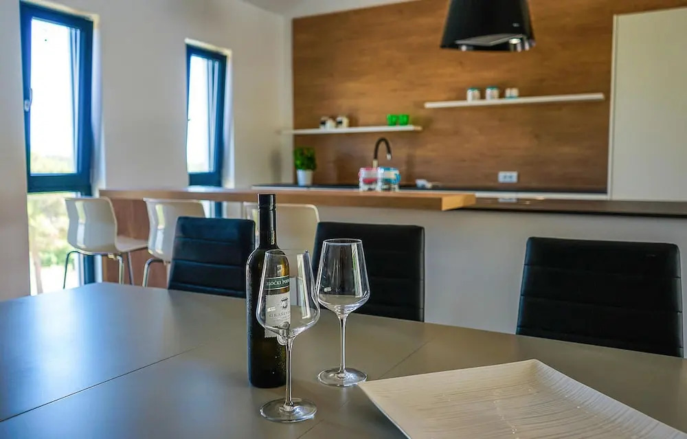 Awesome Home in Vintijan With 3 Bedrooms, Wifi and Outdoor Swimming Pool