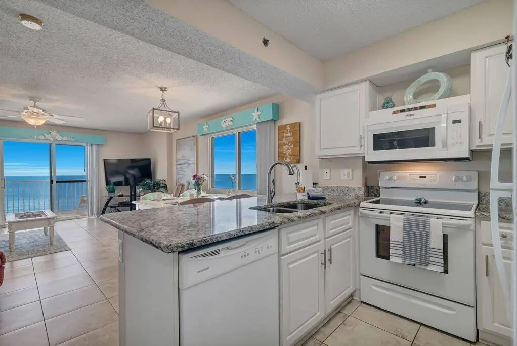 Four Winds 804 - Beachfront 2bd/2ba - Elevator replacement 4/4 to 5/24