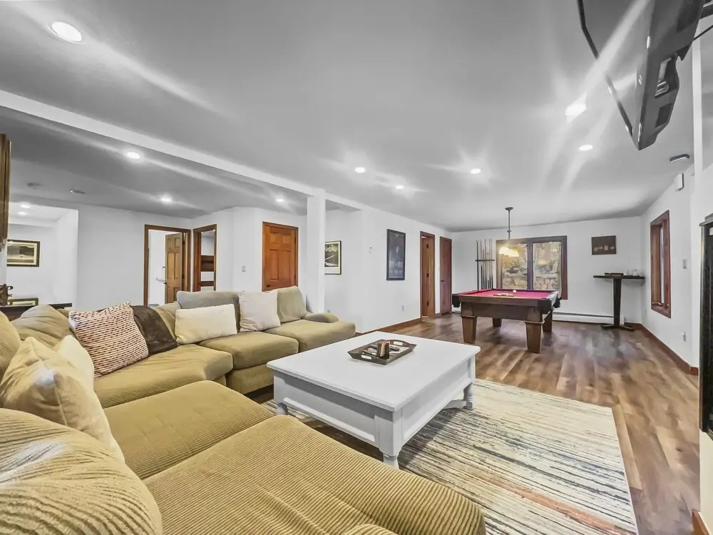 208 Tenderfoot 5 Bedroom Home by RedAwning