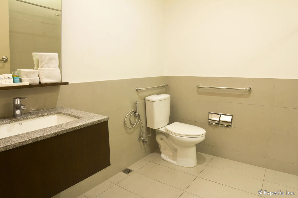 Microtel by Wyndham - Acropolis