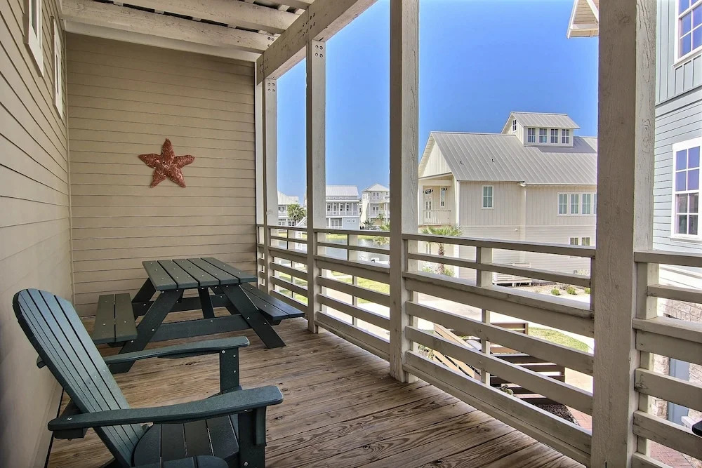 Cinnamon Shore- Coral Sunset TC 2205