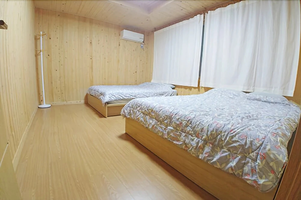 Jeju Guham-yongsam's Pension