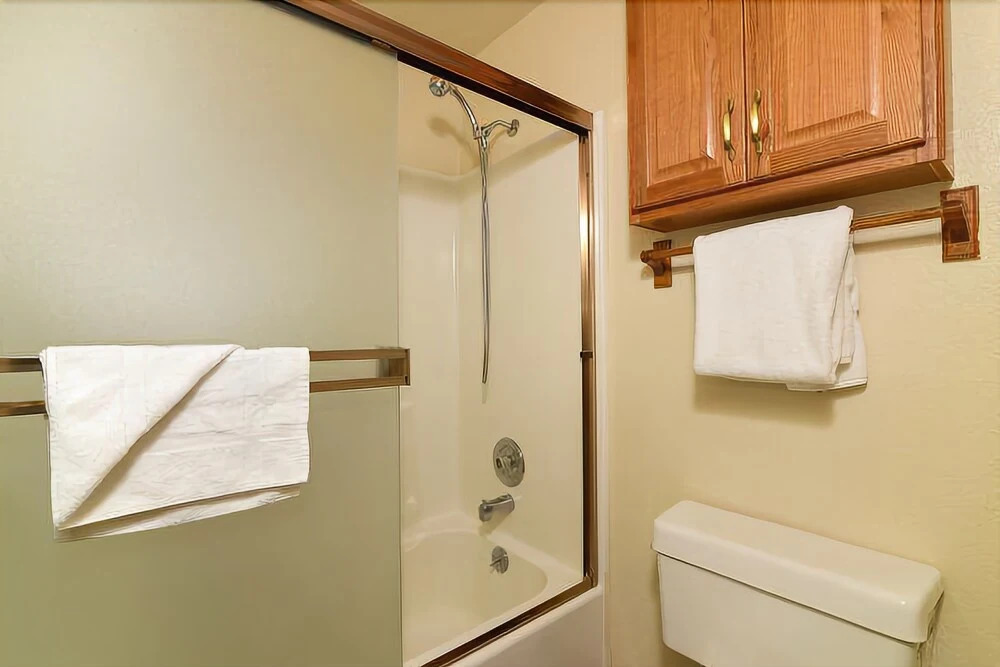 Sun Meadows 4-208a Studio Bedroom 1 Bathroom Condo