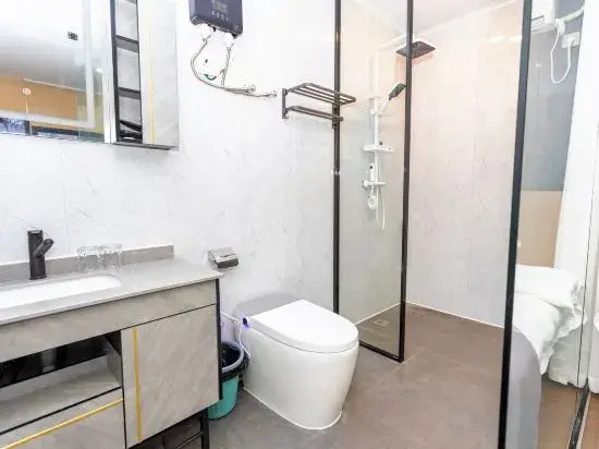 Lanshe impression hostel (Longmen high-speed railway station, Ocean Museum shop)