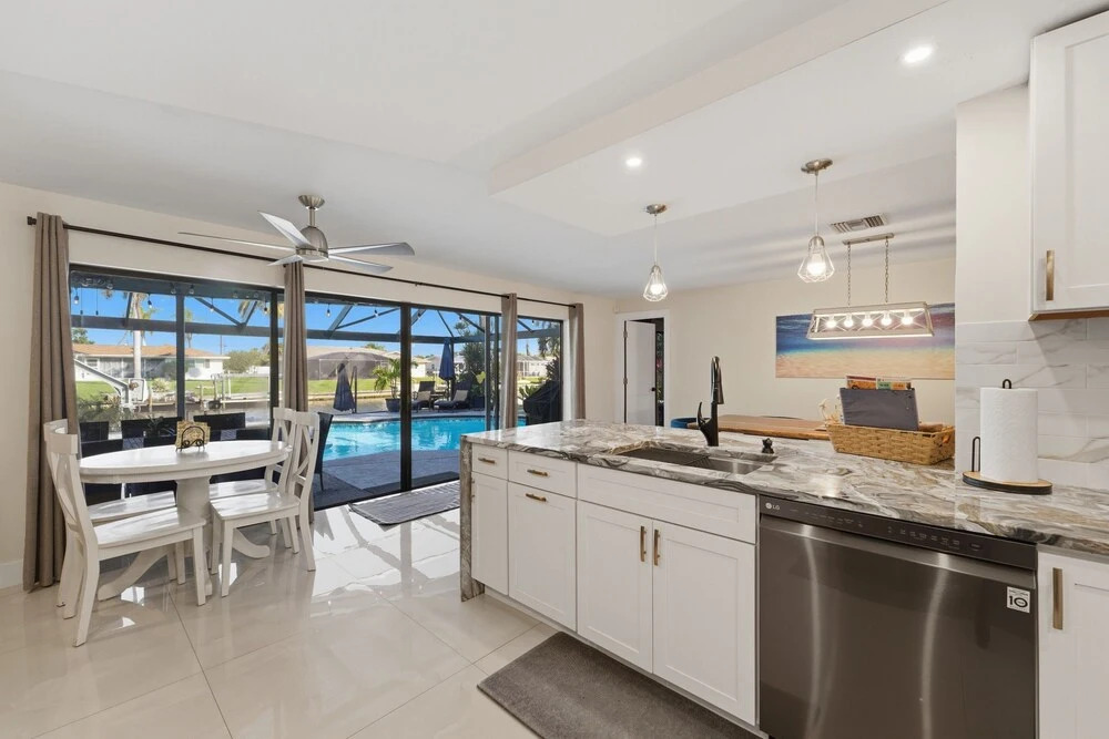 Waterfront Luxury Micro Resort Heated Salt Pool 4 Bedroom Home