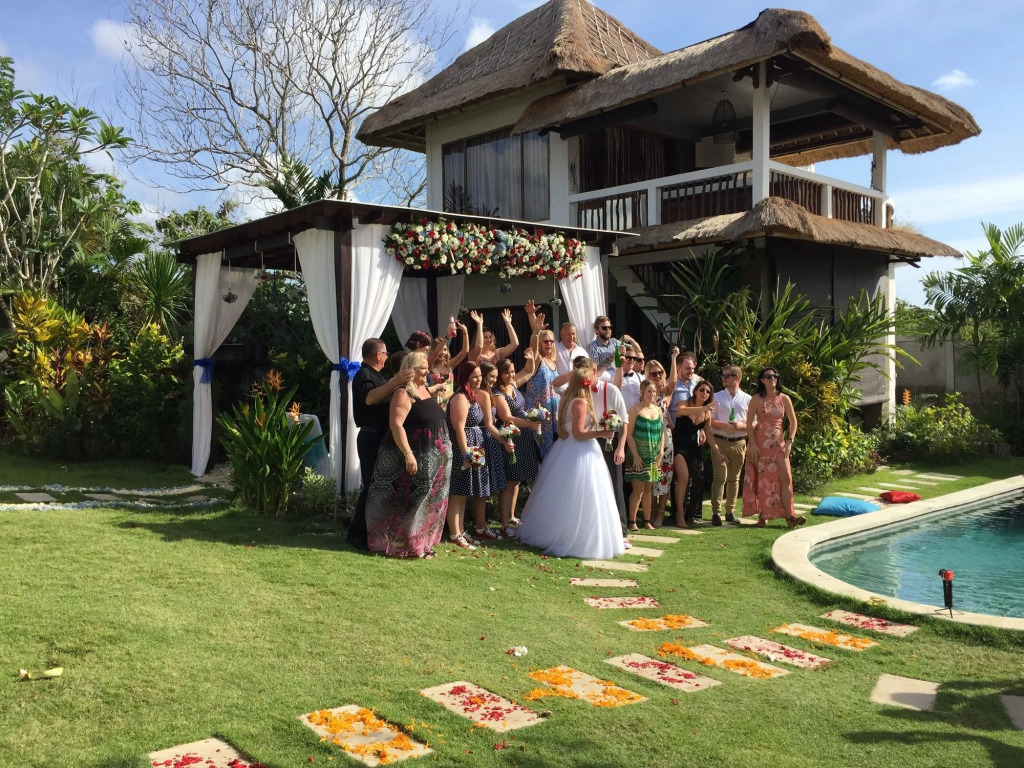 Hill Dance Bali American Hotel