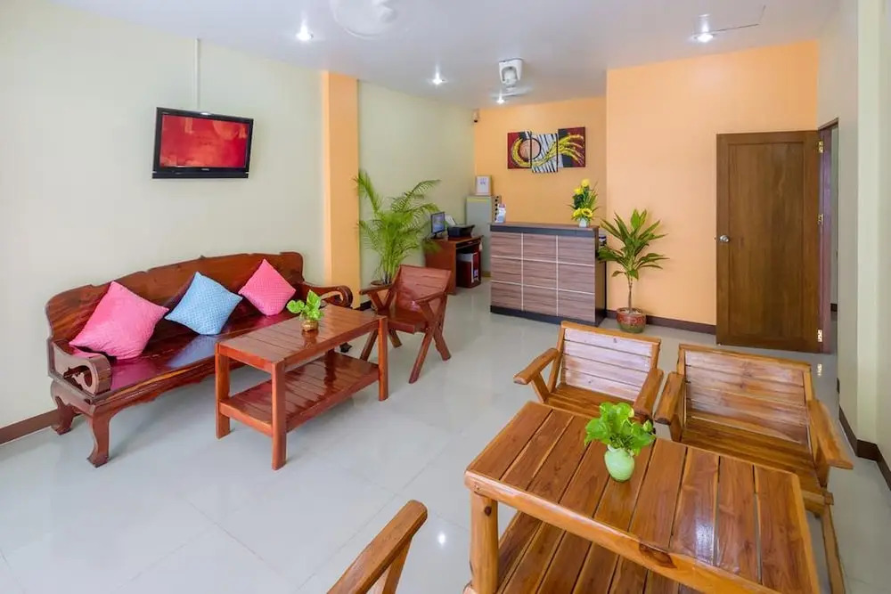 ZEN Rooms Patong Nanai 8