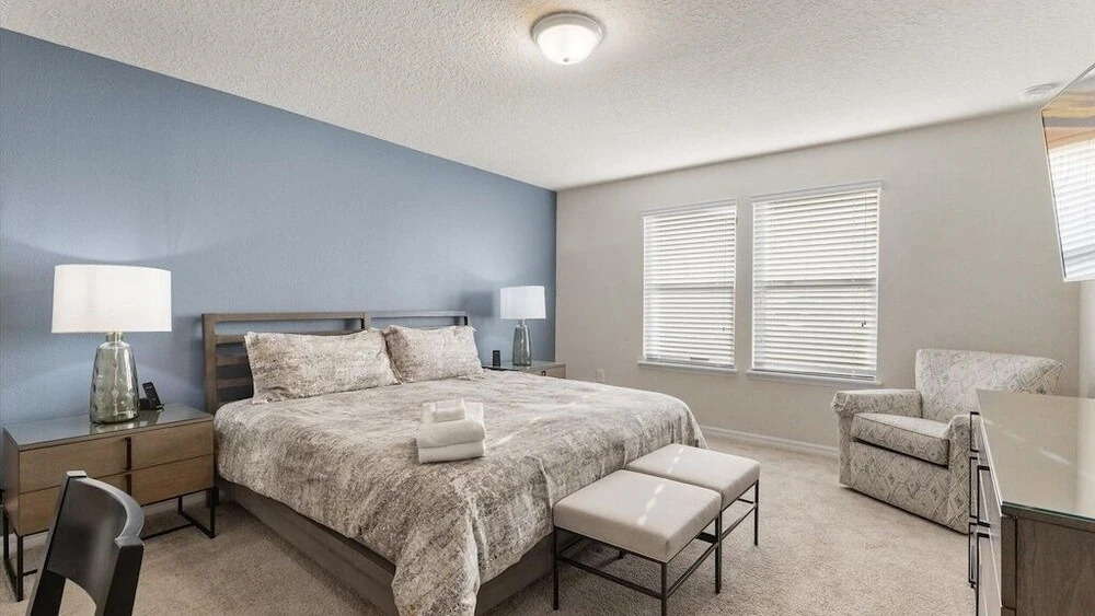 5 Bed 4 Bath Townhouse With Pool 5 Bedroom Townhouse by RedAwning