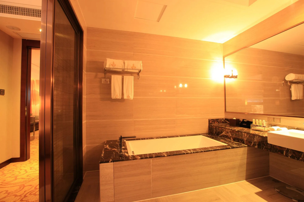 Avant-Garde Hotel