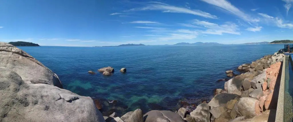 Best at Bright Point Absolute Waterfront 4 bedroom apartment