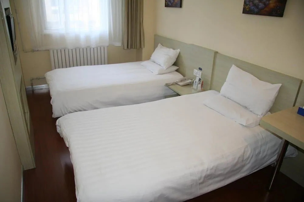 Madison Hotel Qingdao City Center (May Fourth Square)