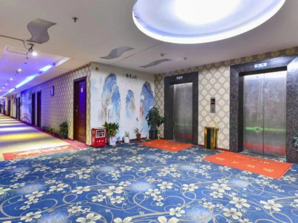 Dongguan Xinyi Business Hotel (Xingtai Academy)