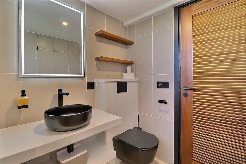 Mahana Suite