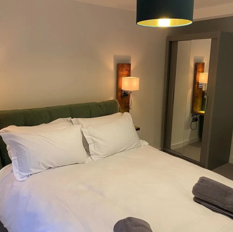 Luxury 2 Bed 2 Bath Apartment in Bath City