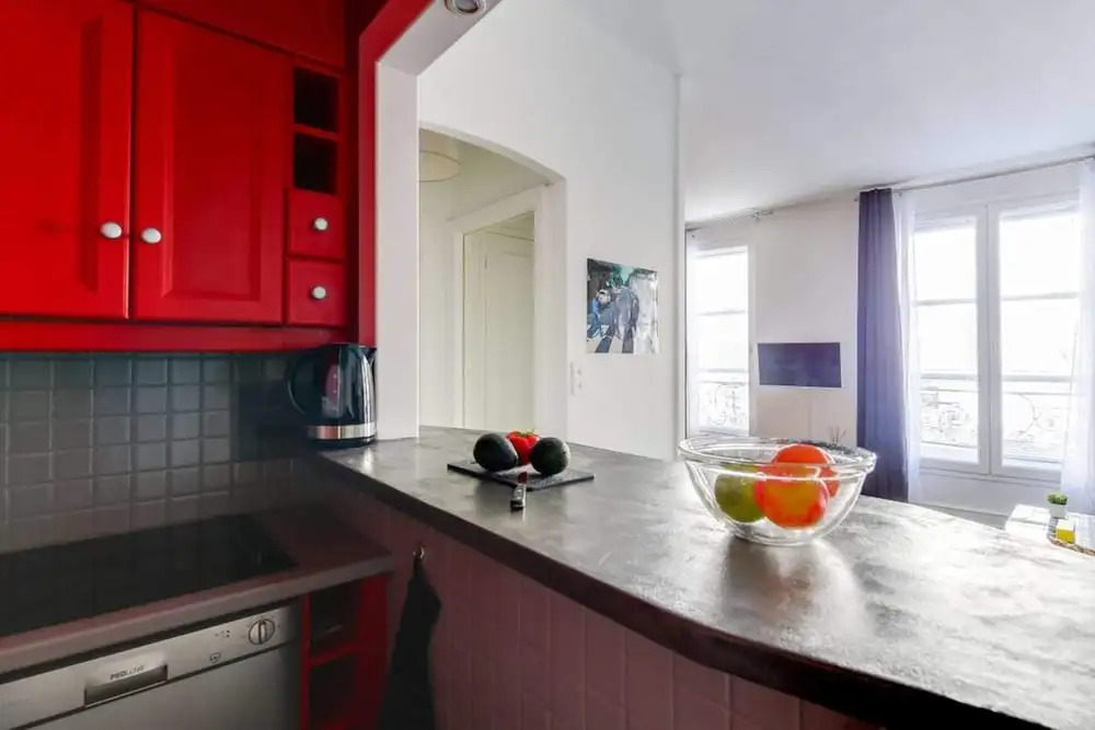 Spacious Studio in Marais