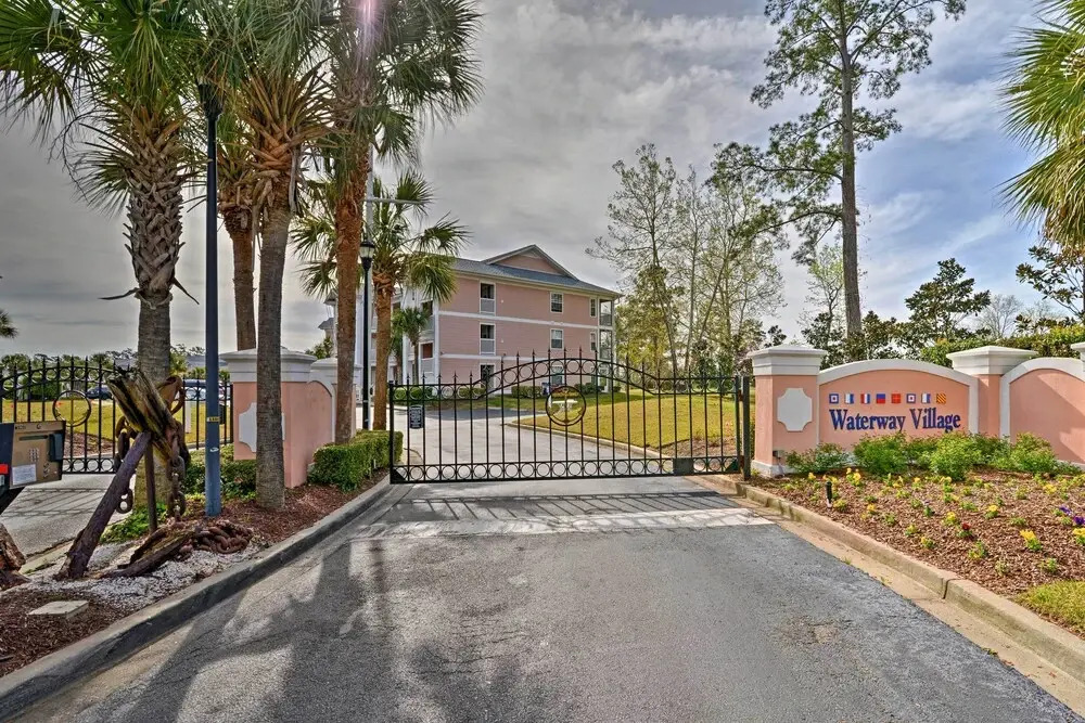 Resort Amenity Access: Chic Myrtle Beach Condo!