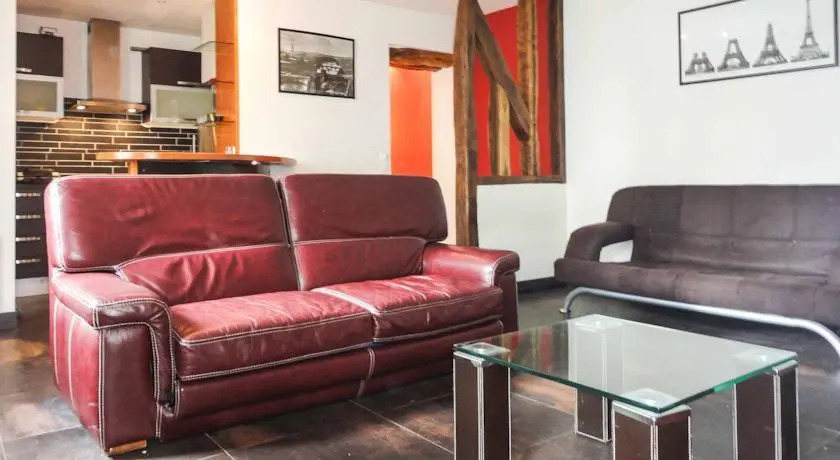 Studio in Bustling St Maur / Oberkampf Area