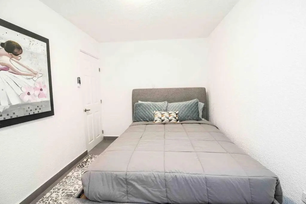Blissful 3BR Art District Apt with PK & Fast WiFi