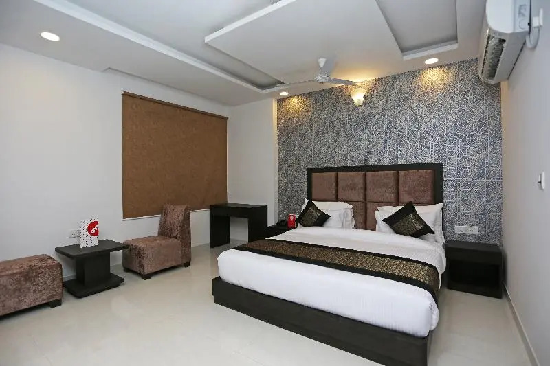 OYO 14769 Hotel Belmonk