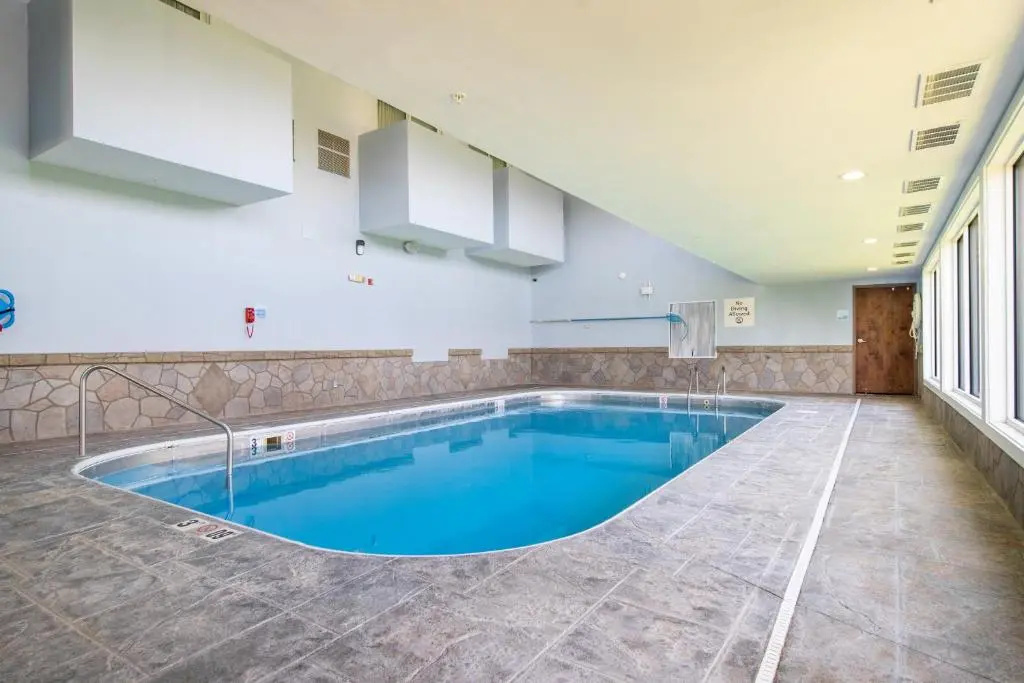Holiday Inn Express Hotel & Suites Bedford by IHG