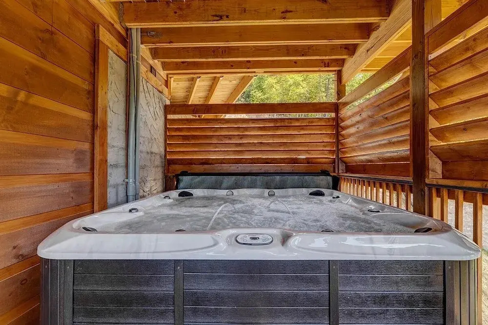 Bee Chillin Bear Inn - 7 Bedrooms, 7 Baths, Sleeps 26 7 Cabin by RedAwning