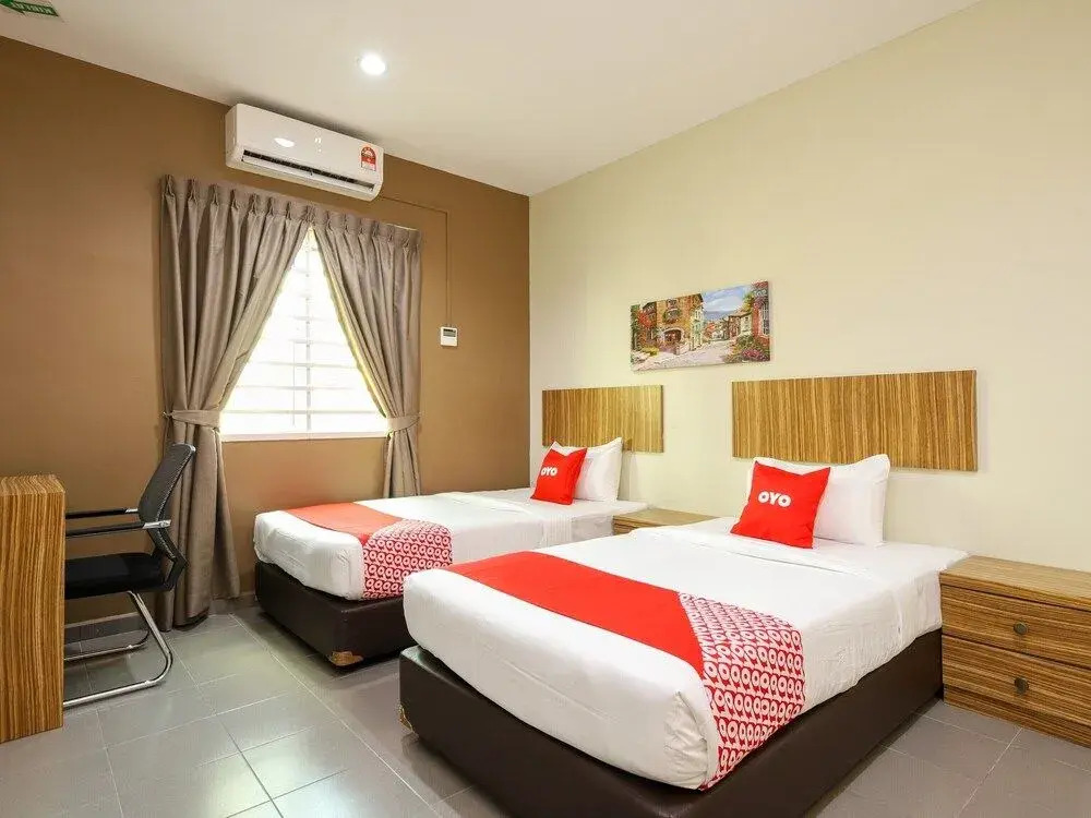 OYO 89839 Riaz Hotel