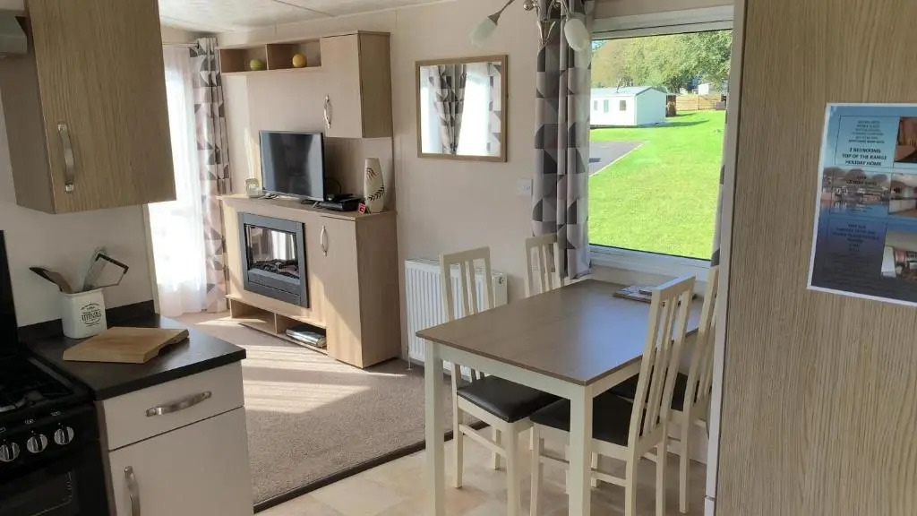3 Bedrooms Loch Views Heated Pool Close To Beaches