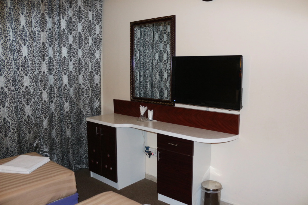 Mariana Hotel
