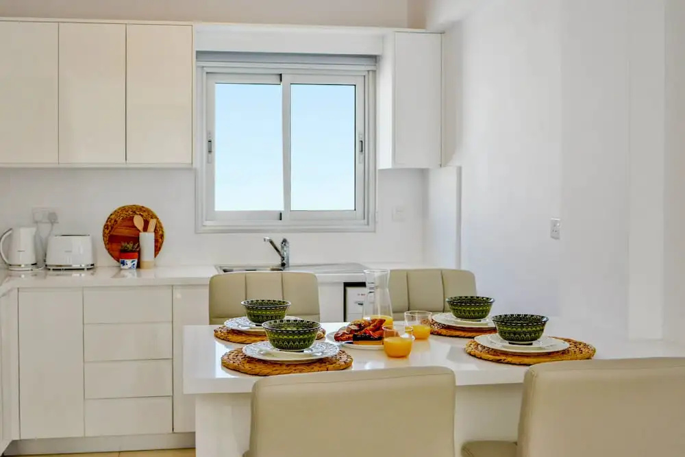 Phaedrus Living: Seaside Luxury Flat Lighthouse 67
