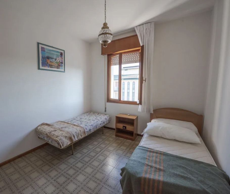 Flat in Building With Lift 250m From the sea