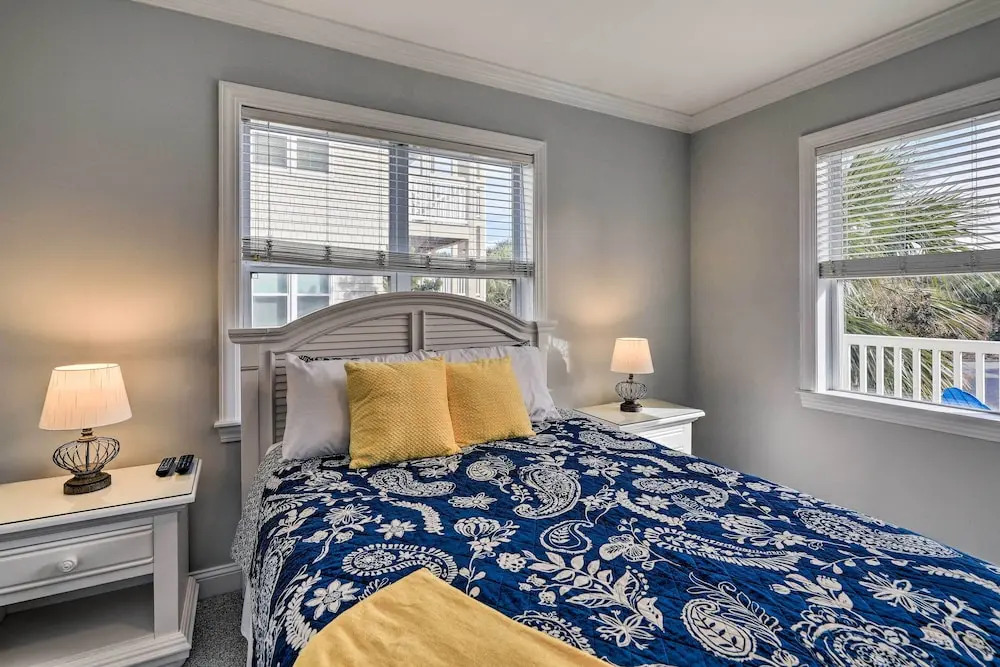 Ocean Club Condo w/ Community Pool & Hot Tub