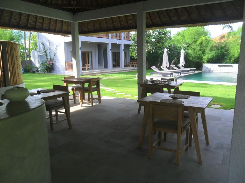 JuBlu Hotel