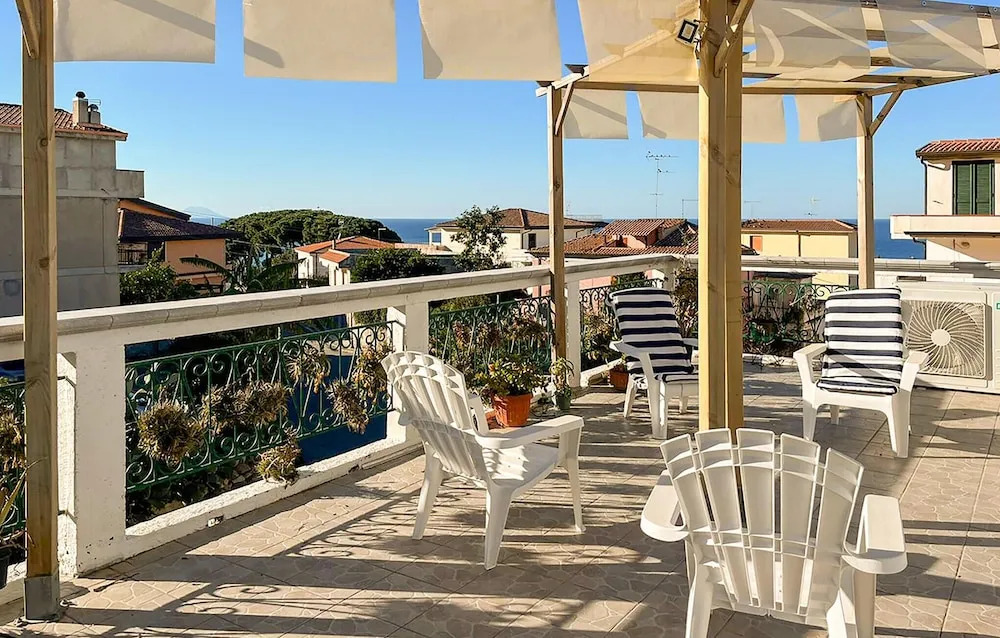 Stunning Home in Parghelia With Wifi and 5 Bedrooms