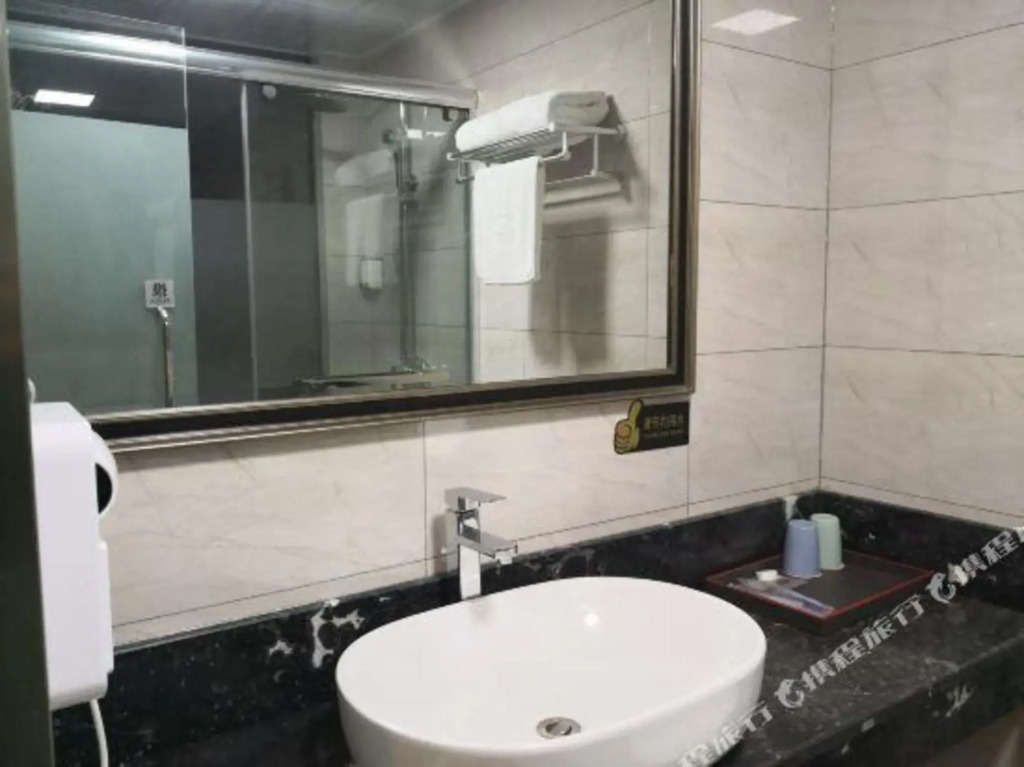 Huating Hotel (Jiangdu District Shaobo Ancient Town)