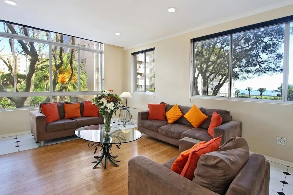 Berkeley Square Apartment