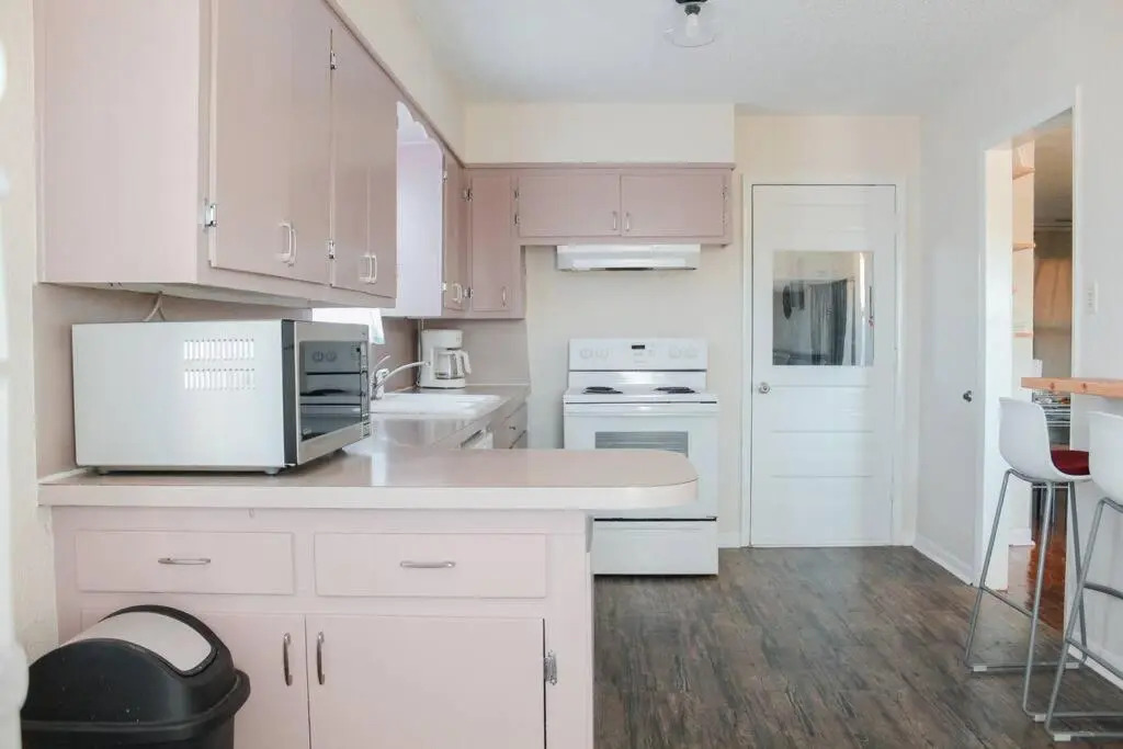 Cozy + Eclectic home in the Heart of Lawton/Mid Term Stay