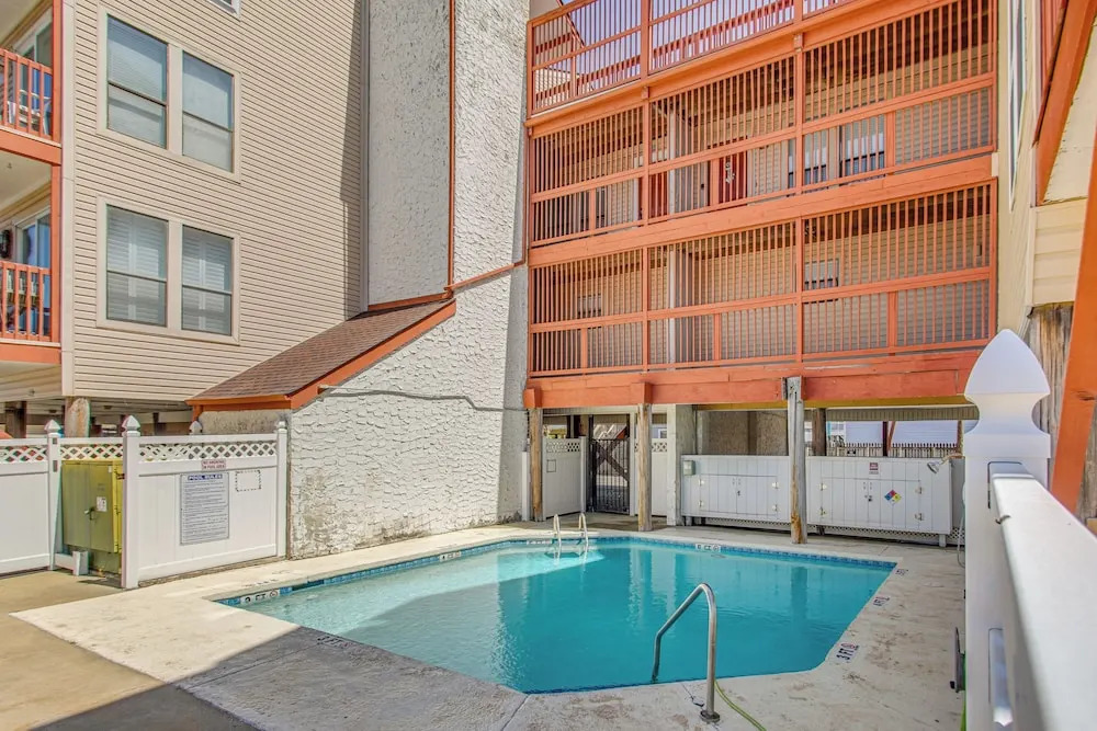 Walk to Beach! North Myrtle Beach Condo w/ Balcony