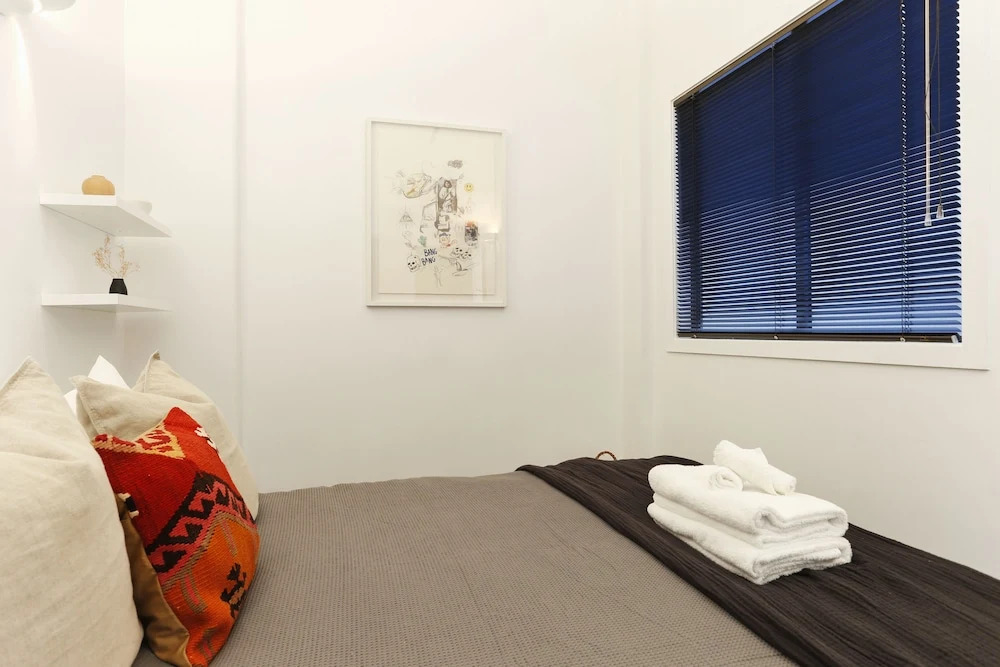 Gorgeous Designer 2 Bedroom in CBD