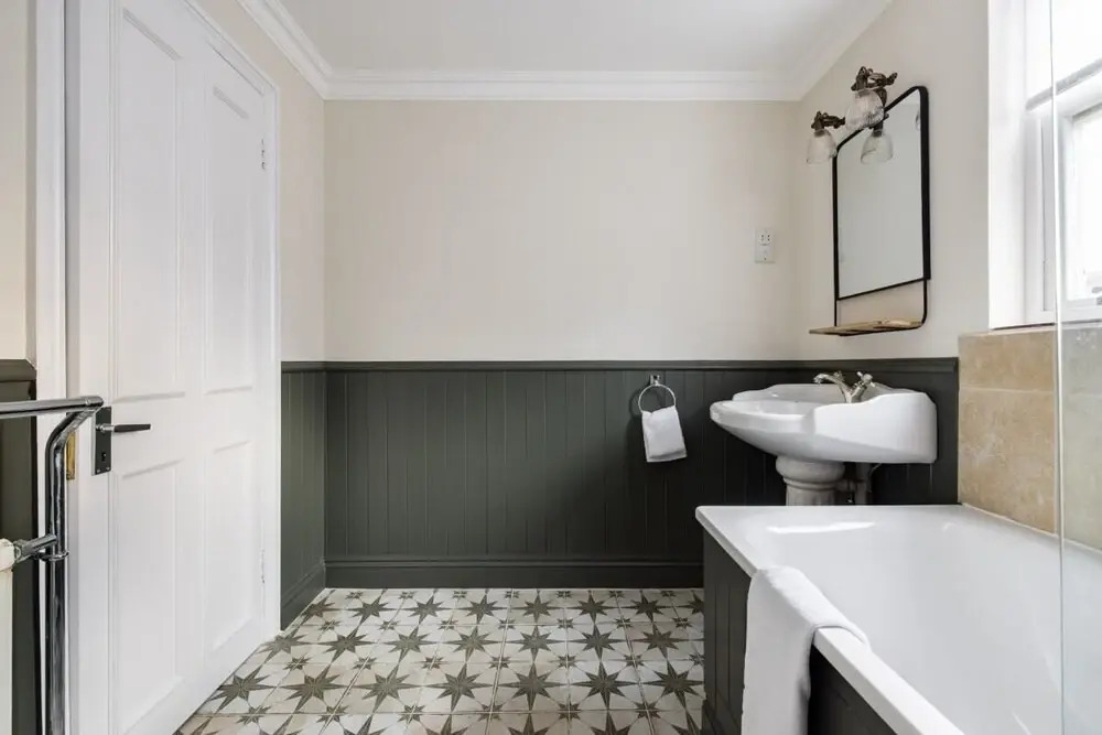 The Chelsea Corner - Stylish 2BDR with Rooftop Terrace