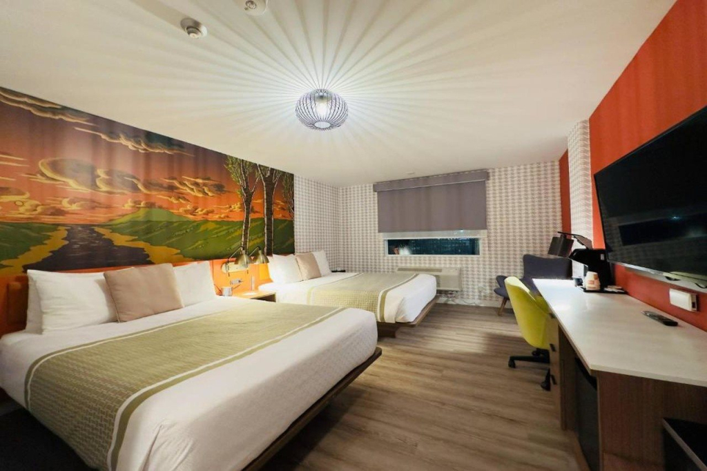 Отель Quality Inn & Suites Thunder Bay Downtown