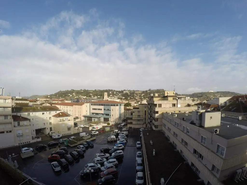 Appartement 4p 70m2 plein centre avec parking