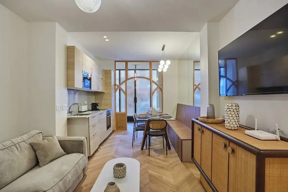 Spacious Apartment With AC - Center of Paris