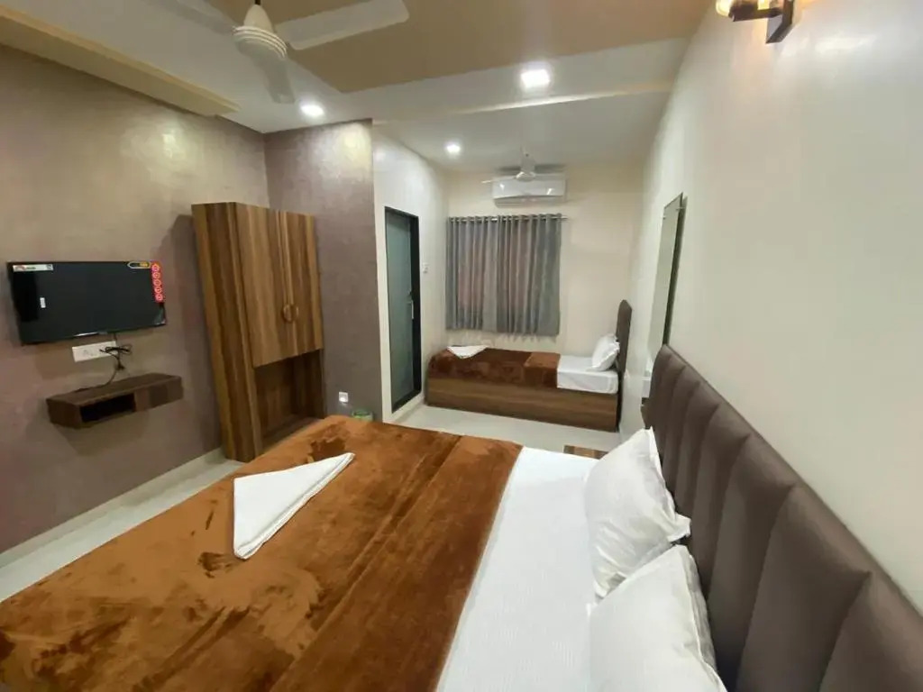 Hotel Divine